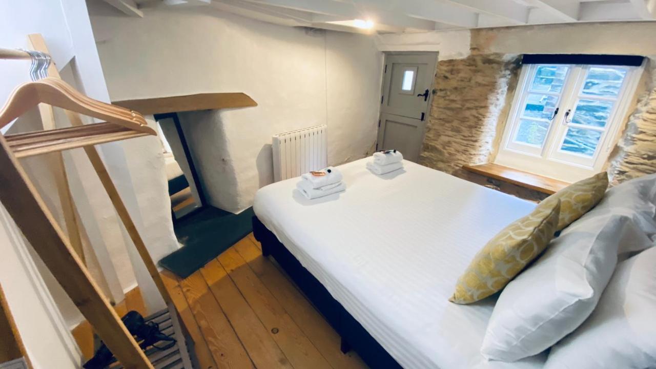 Spindrift Is A Beautiful Newly Refurbished Three Bedroom Private Family House Located On The Old Harbour And The Coastal Path In The Heart Of Beautiful Polperro Eksteriør billede