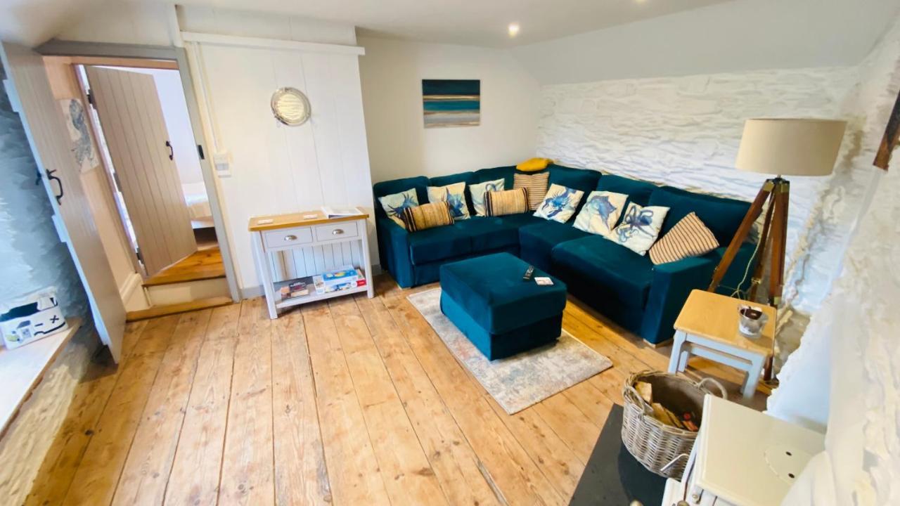 Spindrift Is A Beautiful Newly Refurbished Three Bedroom Private Family House Located On The Old Harbour And The Coastal Path In The Heart Of Beautiful Polperro Eksteriør billede