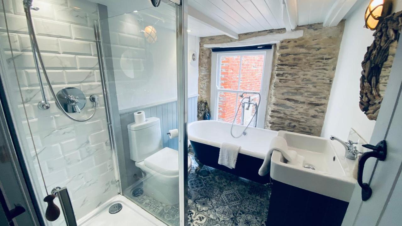 Spindrift Is A Beautiful Newly Refurbished Three Bedroom Private Family House Located On The Old Harbour And The Coastal Path In The Heart Of Beautiful Polperro Eksteriør billede