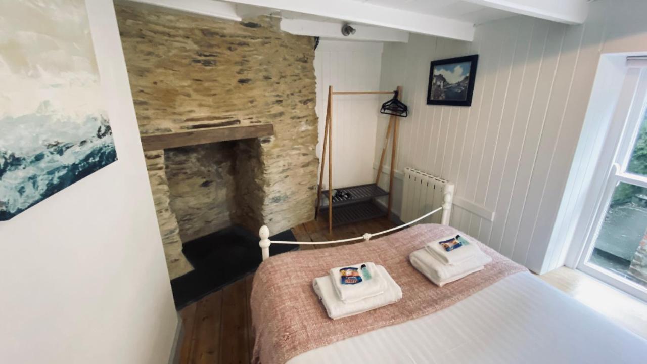 Spindrift Is A Beautiful Newly Refurbished Three Bedroom Private Family House Located On The Old Harbour And The Coastal Path In The Heart Of Beautiful Polperro Eksteriør billede